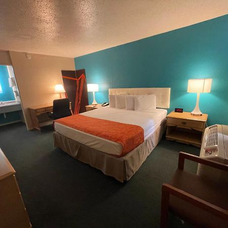 Howard Johnson By Wyndham Bakersfield Eksteriør bilde