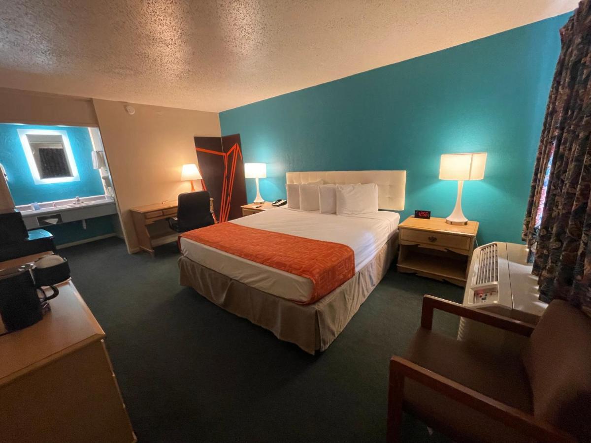 Howard Johnson By Wyndham Bakersfield Eksteriør bilde
